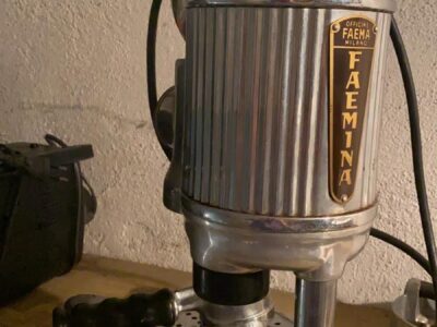 Cerco una vecchia macchina da caffe di osteria anni 50
