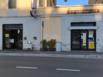 Vendesi attività commerciale storica
