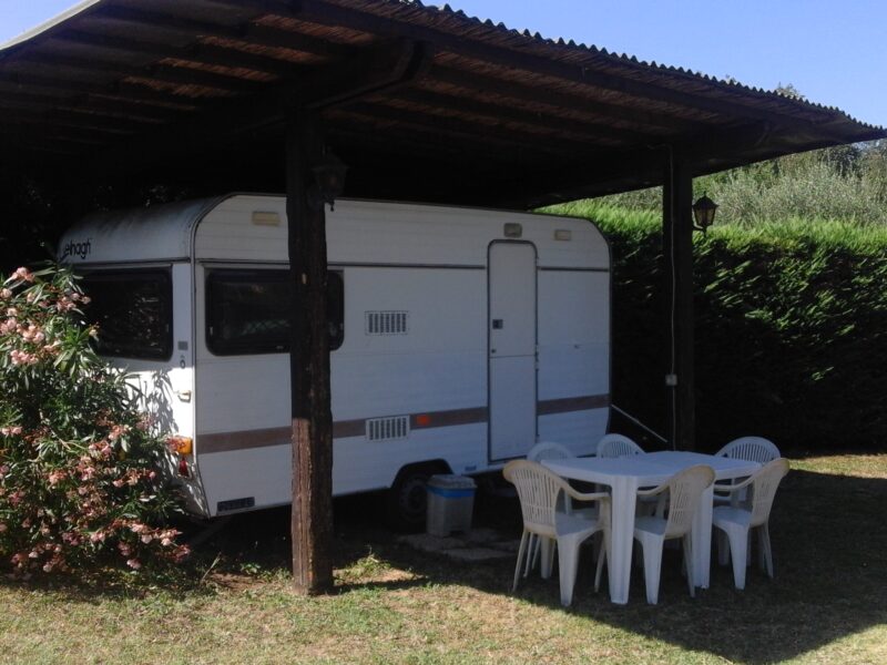 Vendo o Affitto terreno con Piscina e Roulotte