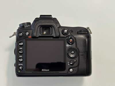 Nikon D7000 reflex con sensore APS-C